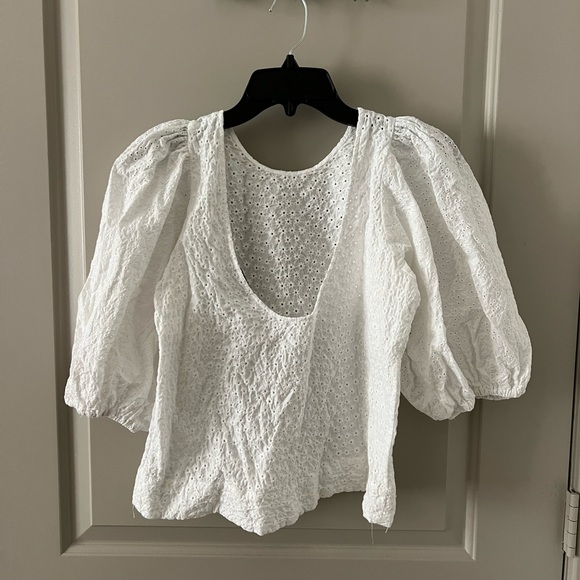 Zara open back puffy sleeve blouse - Picture 2 of 5